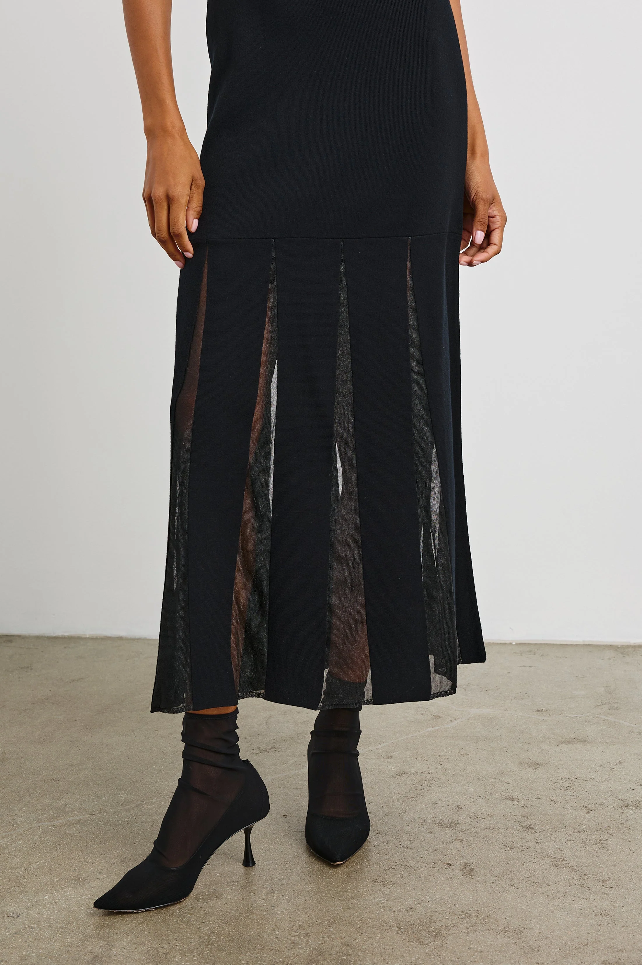 ALESSIA DRESS - BLACK - Image 4