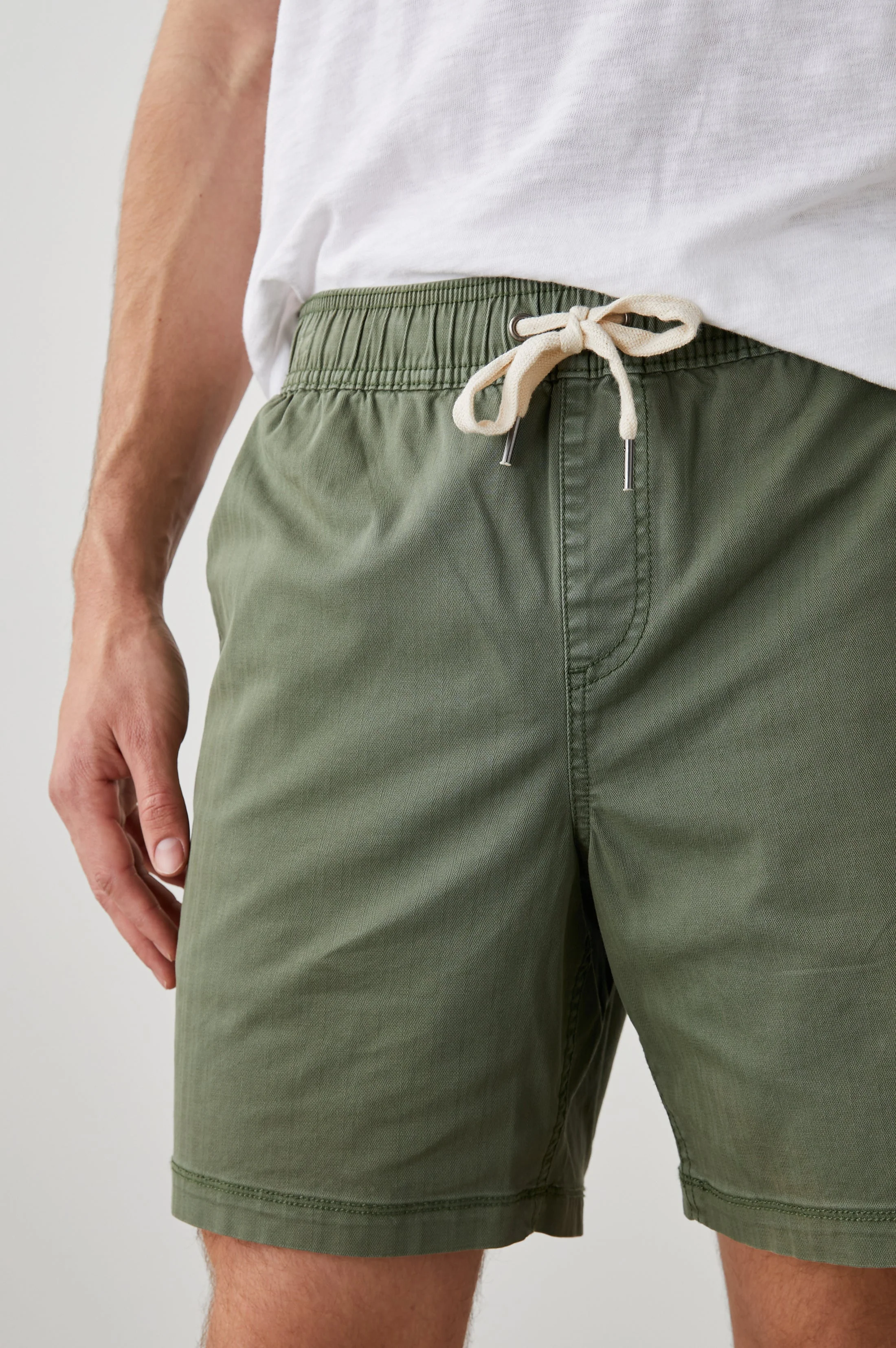 CRUZ SHORT - SPRING OLIVE - Image 3