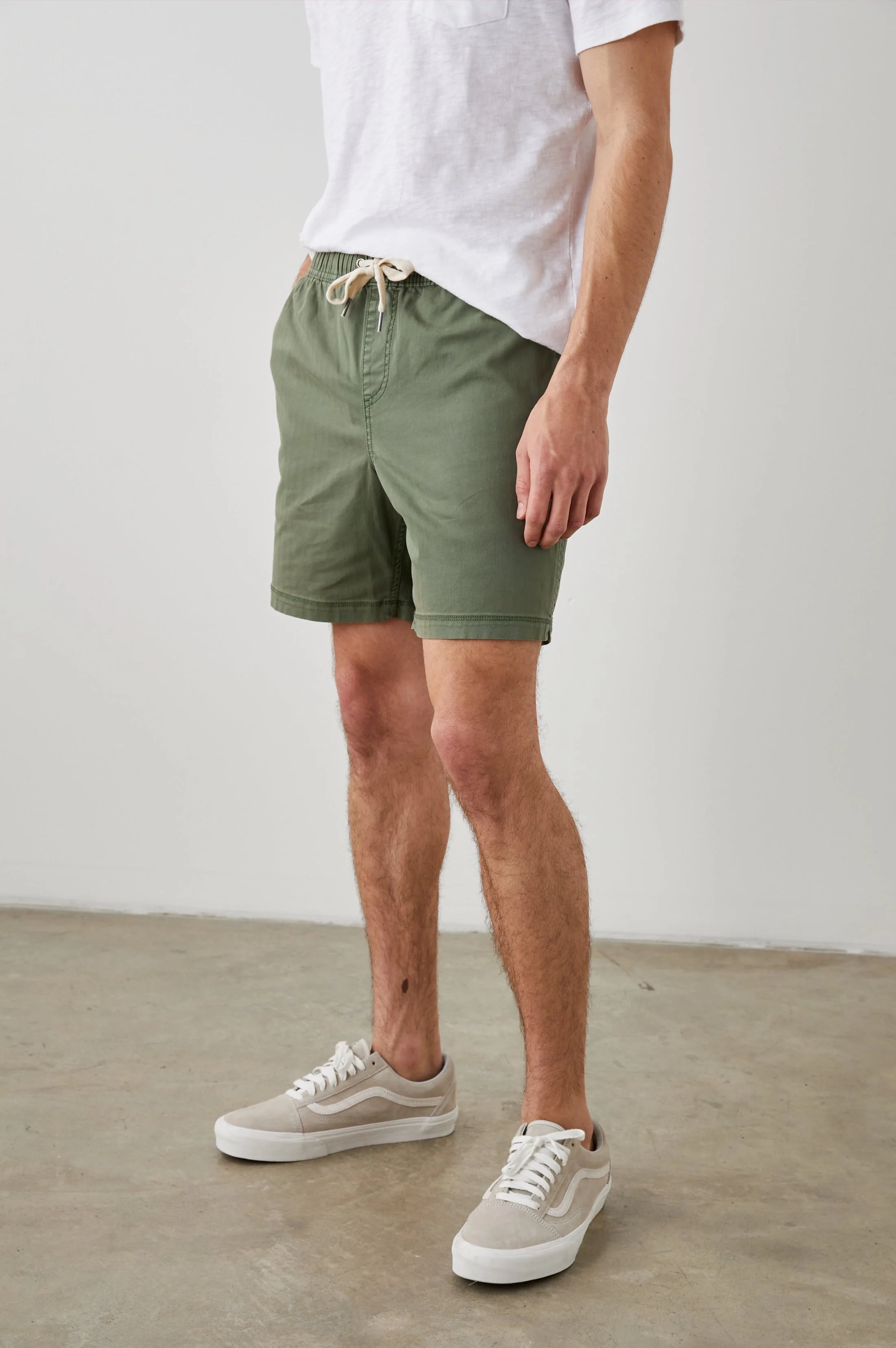 CRUZ SHORT - SPRING OLIVE - Image 4