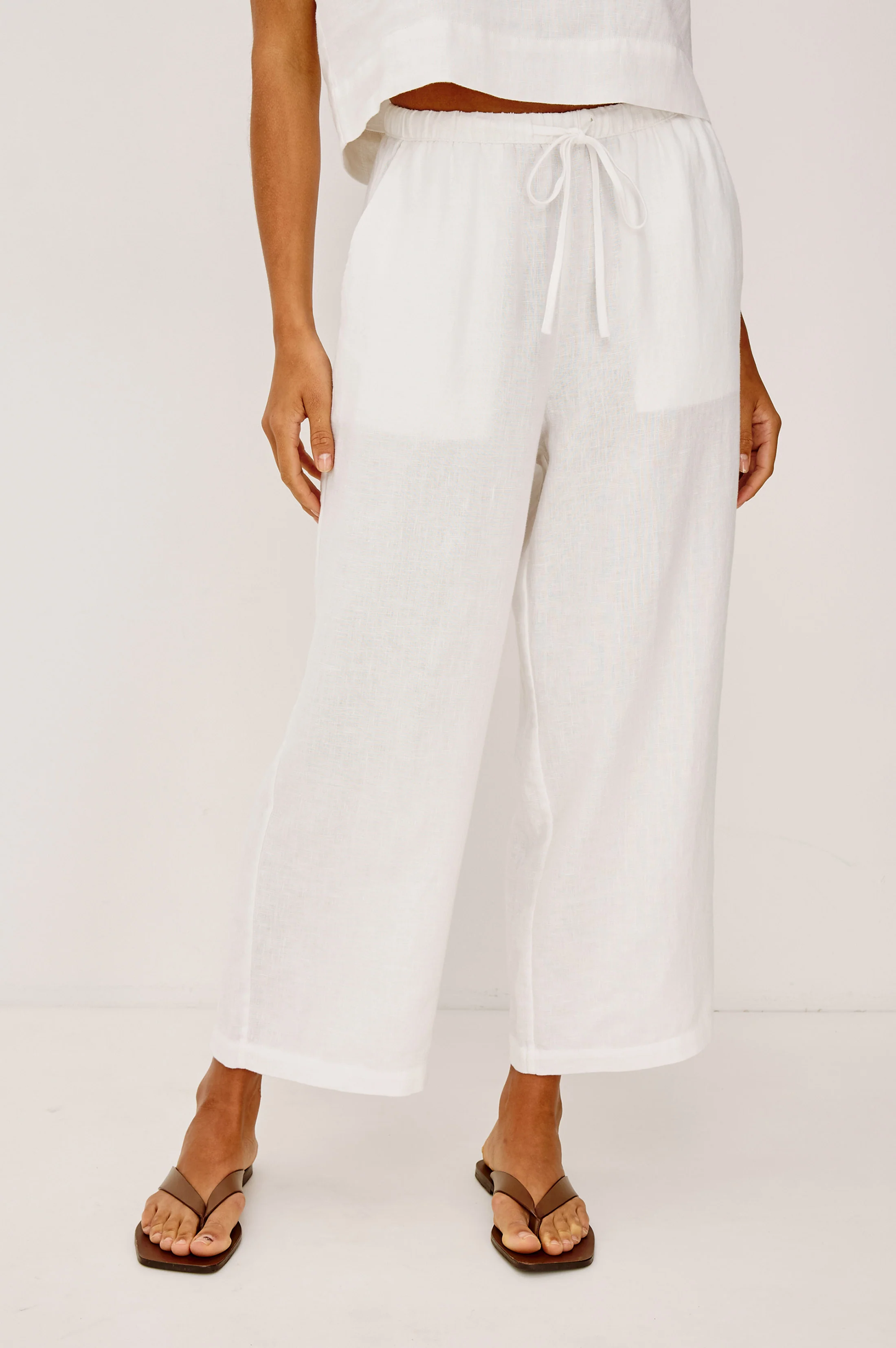 EMMIE CROP PANT - WHITE - Image 4