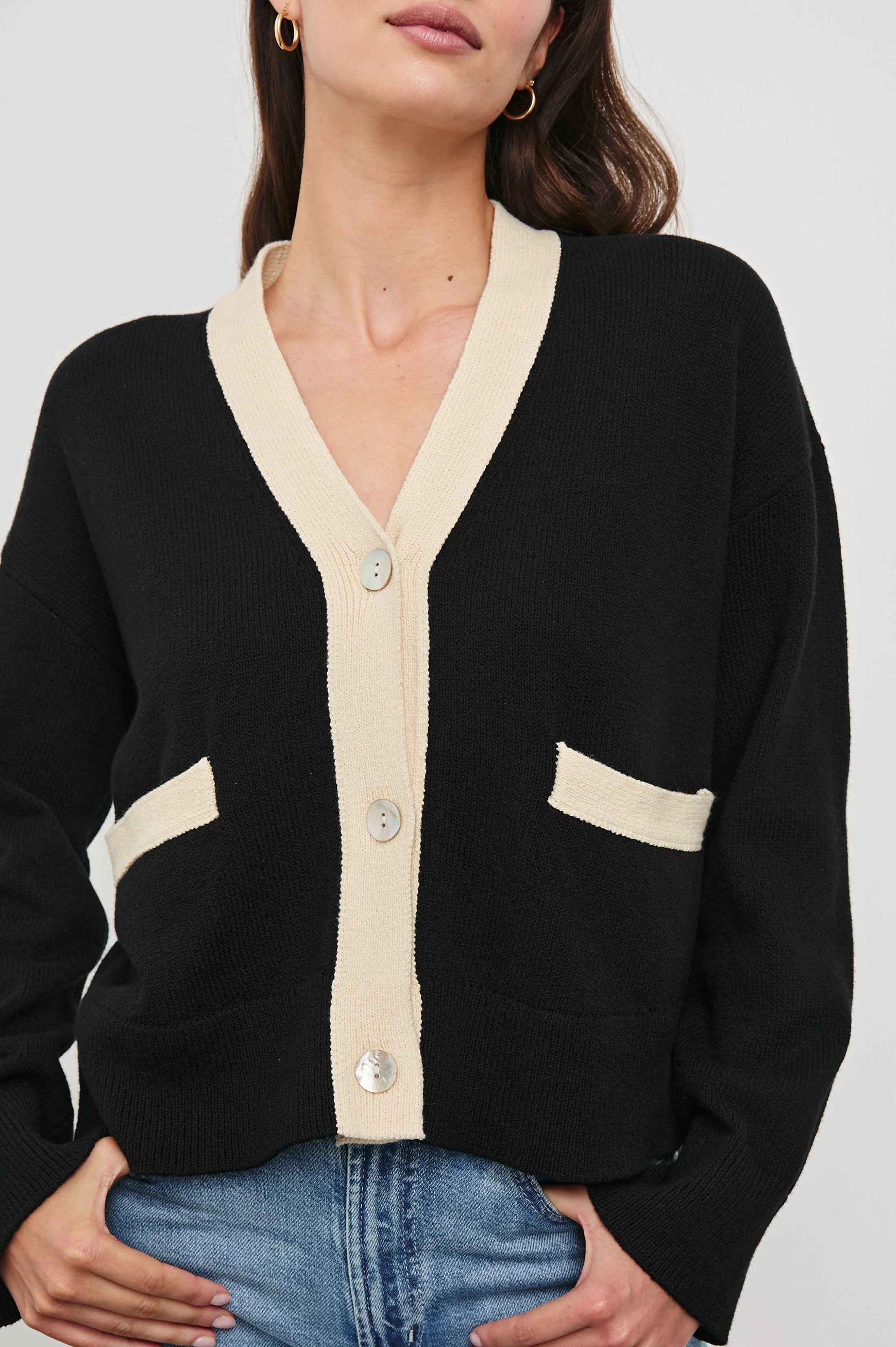 GENEVA CARDIGAN - BLACK IVORY - Image 2