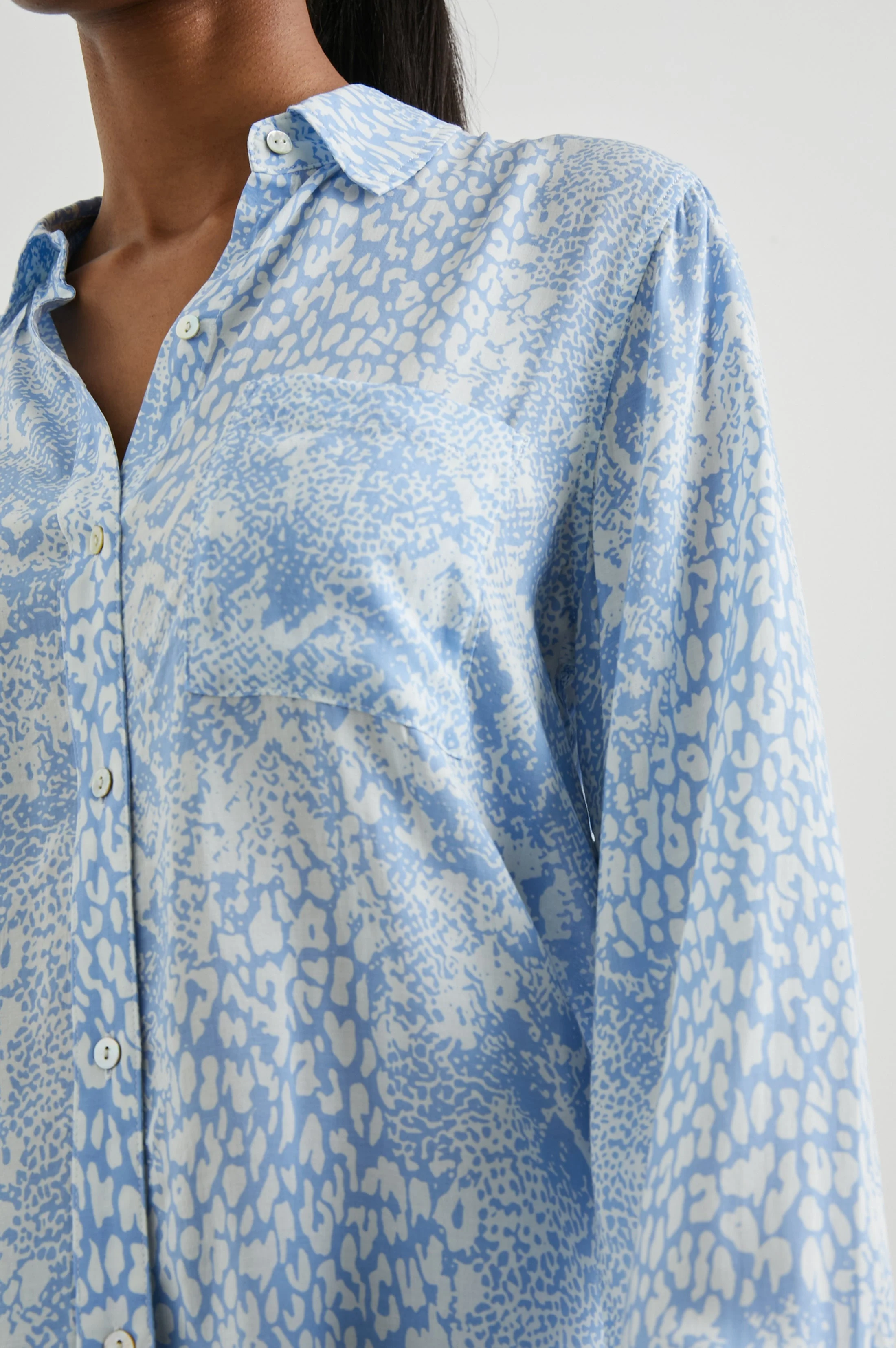 JOSEPHINE SHIRT - AQUA MIXED ANIMALS - Image 2