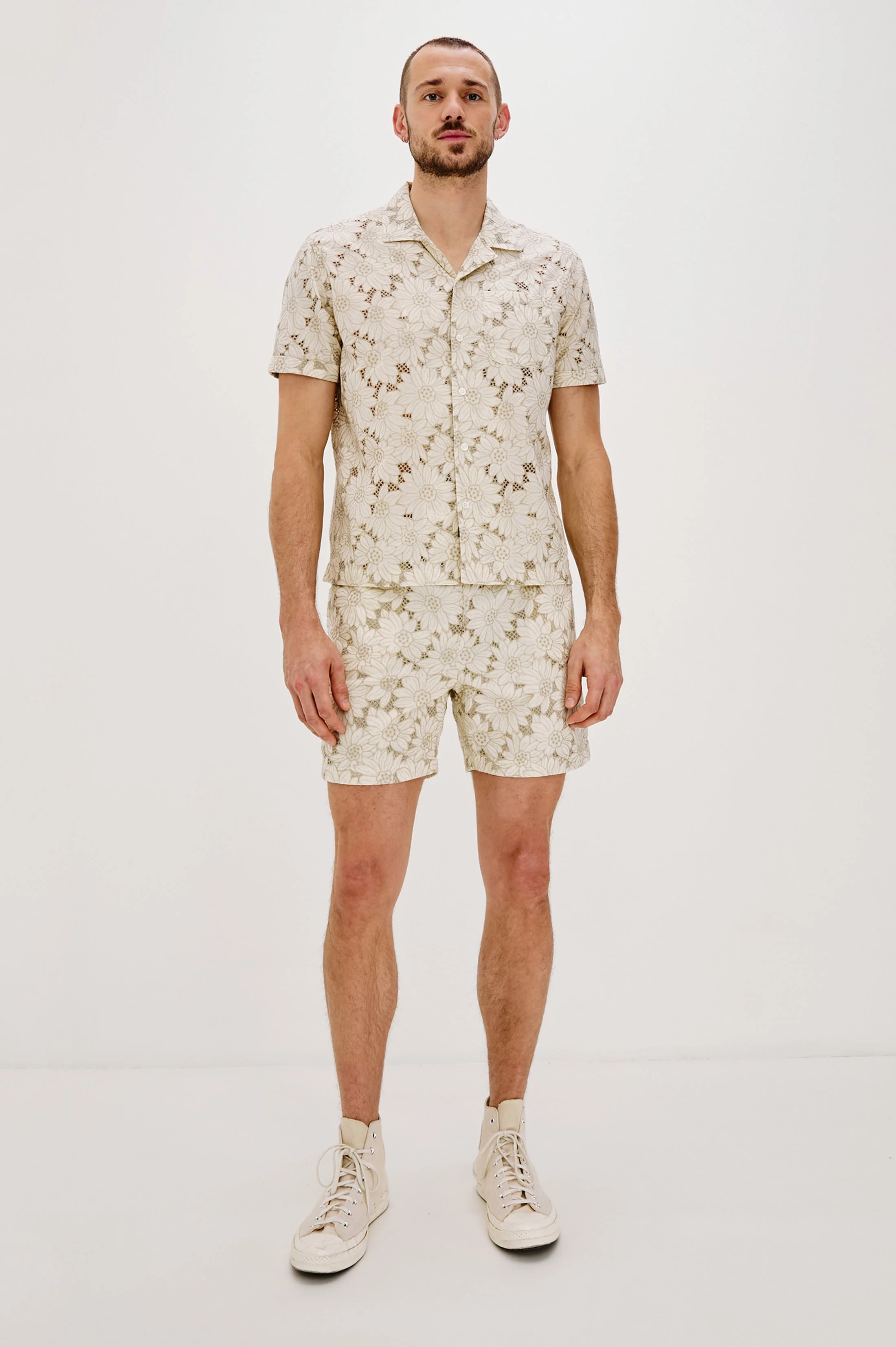 LOGAN SHORT - KHAKI WHITE SUNFLOWER - Image 3