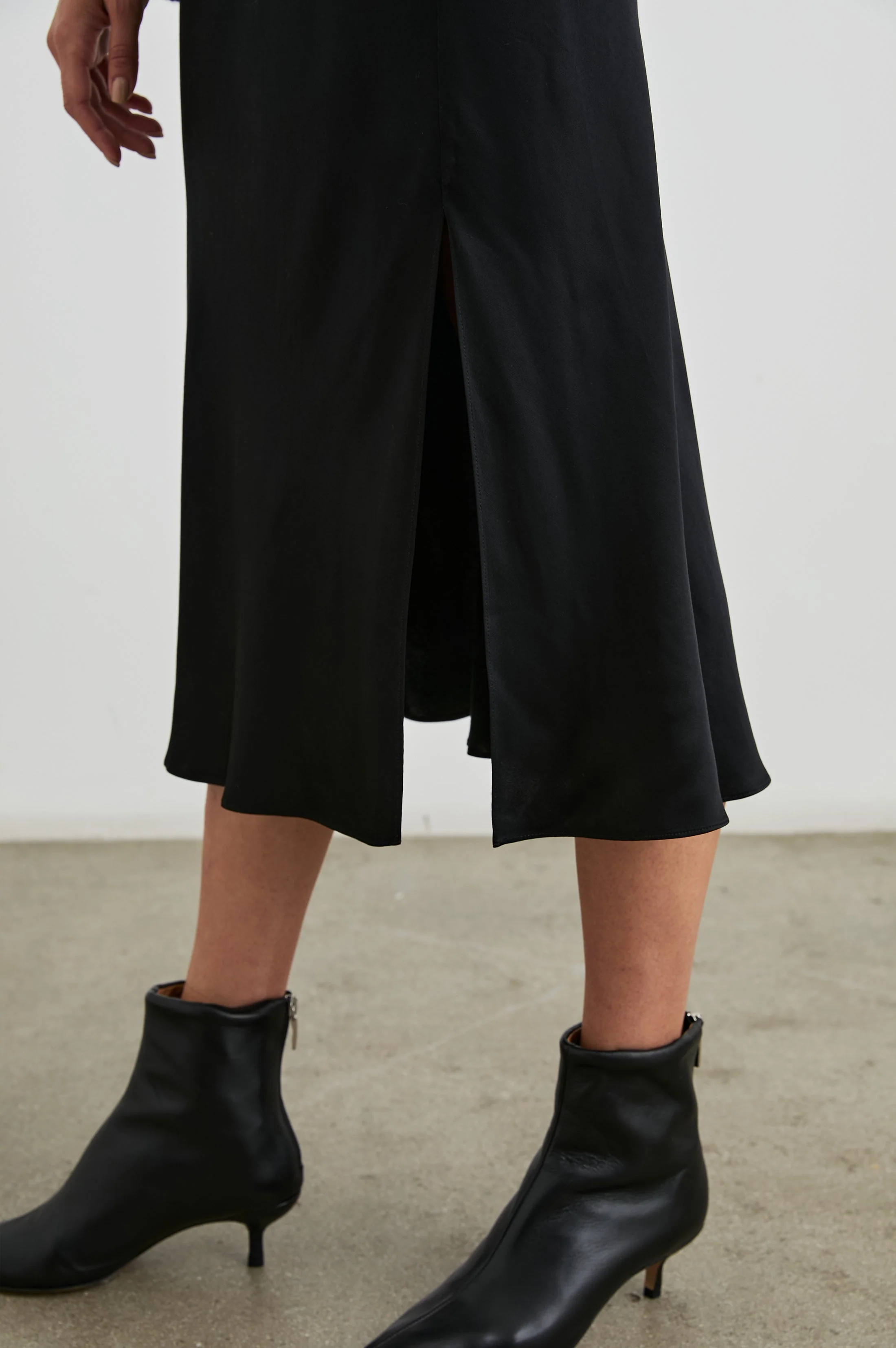 MAYA SKIRT - BLACK - Image 2