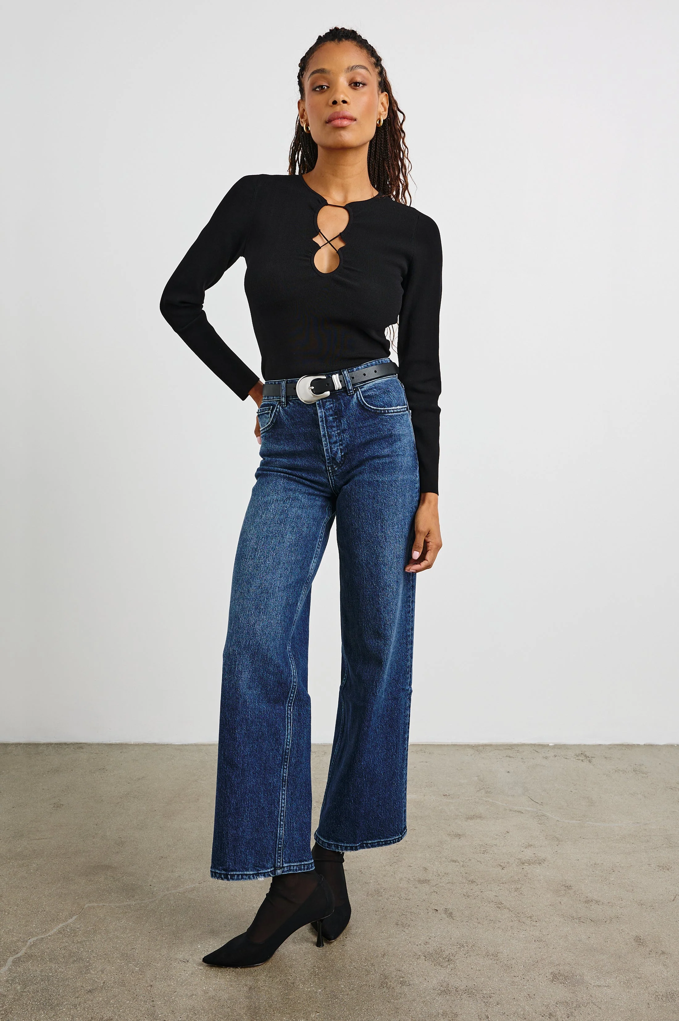 MISA TOP - BLACK - Image 5