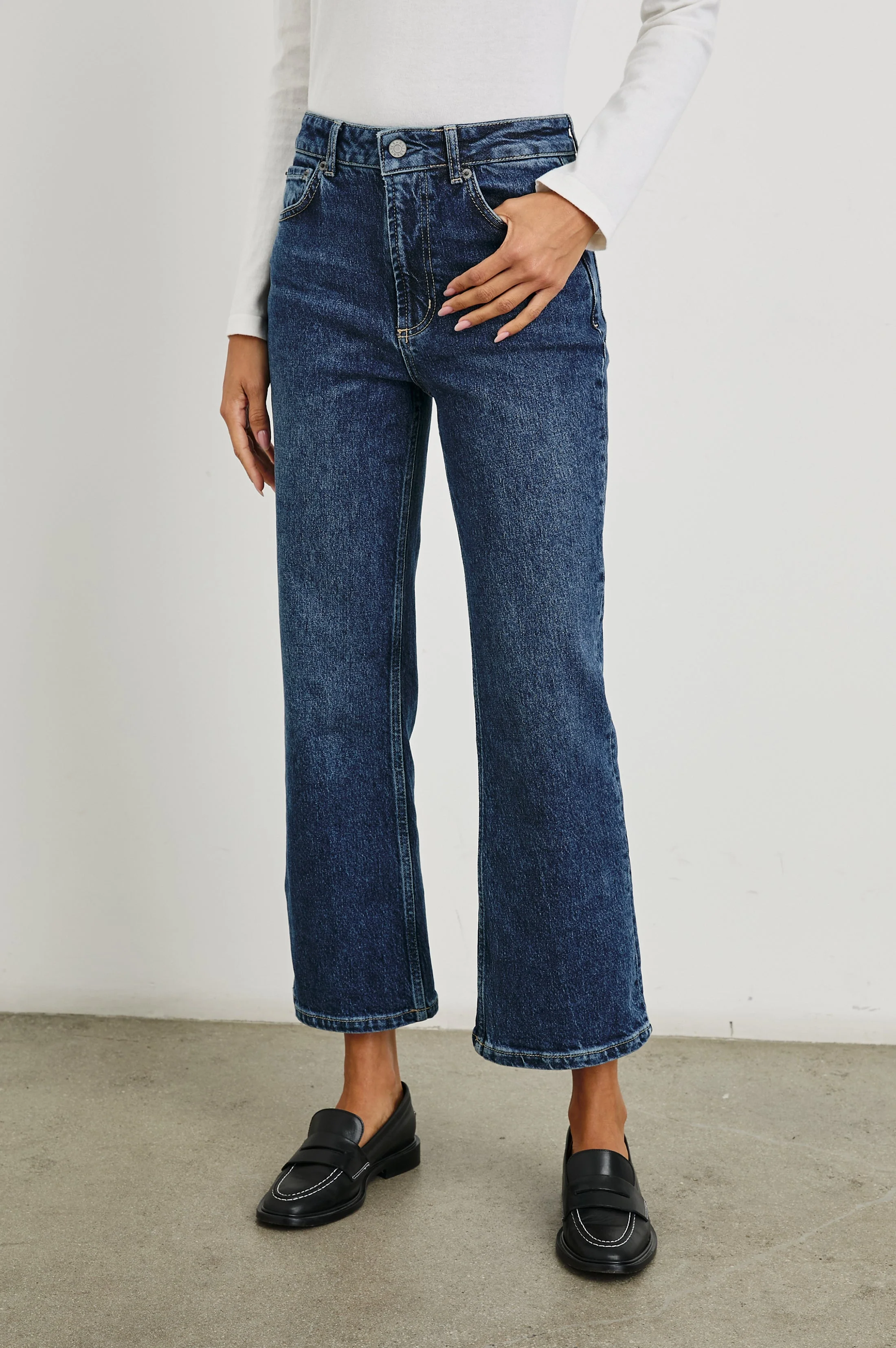 SUNSET CROP SLIM FLARE - COLLEGIATE BLUE - Image 4
